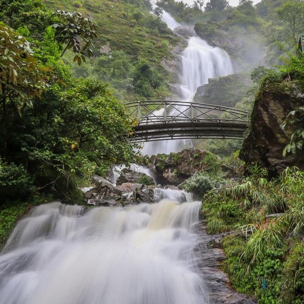 Sapa waterfall trekking